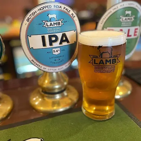 The Black Horse 호텔