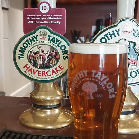 The Black Horse Settle