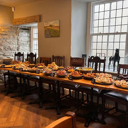 The Black Horse Hotel